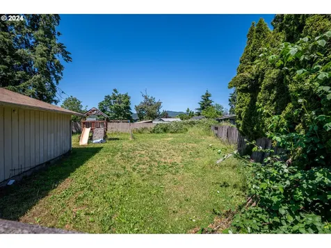 425 49th Loop Springfield OR 97478