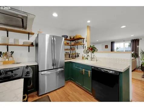 311 W F Street Creswell OR 97426