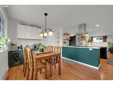 311 W F Street Creswell OR 97426