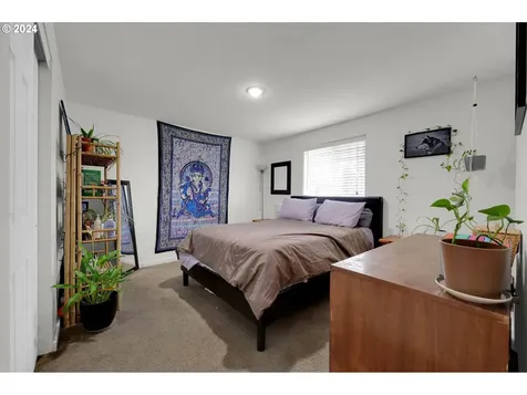 311 W F Street Creswell OR 97426