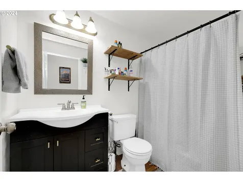 311 W F Street Creswell OR 97426