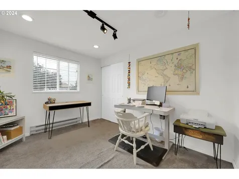 311 W F Street Creswell OR 97426