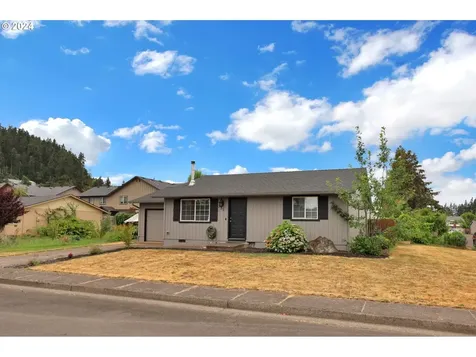 311 W F Street Creswell OR 97426