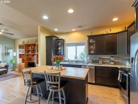944 W Y Street Washougal WA 98671