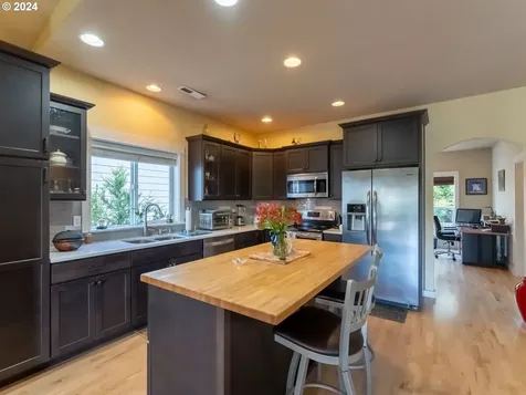 944 W Y Street Washougal WA 98671