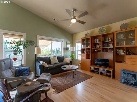 944 W Y Street Washougal WA 98671