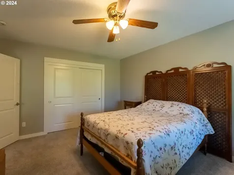 944 W Y Street Washougal WA 98671