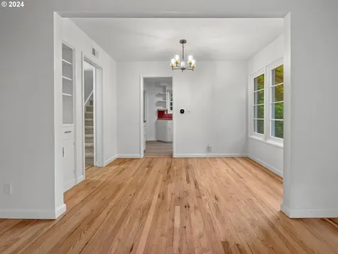 7865 SW Walnut Lane Portland OR 97225