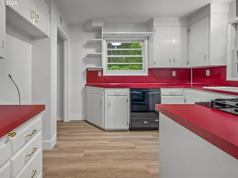 7865 SW Walnut Lane Portland OR 97225