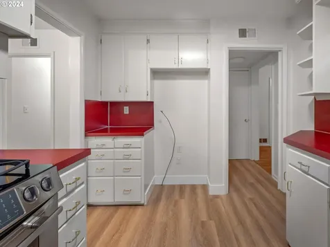 7865 SW Walnut Lane Portland OR 97225