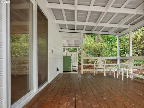 7865 SW Walnut Lane Portland OR 97225