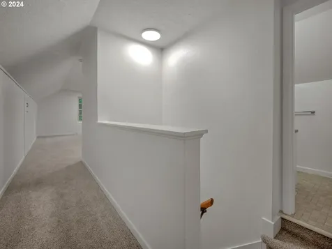7865 SW Walnut Lane Portland OR 97225