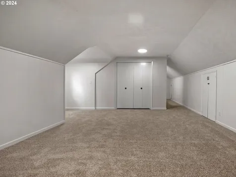 7865 SW Walnut Lane Portland OR 97225