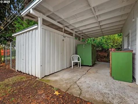 7865 SW Walnut Lane Portland OR 97225