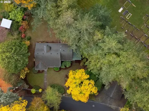 7865 SW Walnut Lane Portland OR 97225