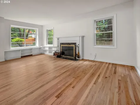7865 SW Walnut Lane Portland OR 97225