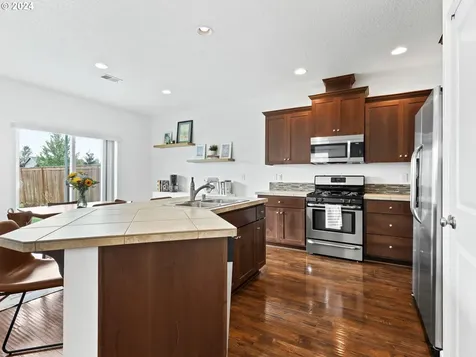 348 N 34th Court Ridgefield WA 98642