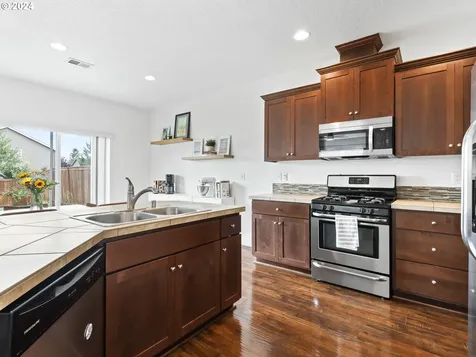 348 N 34th Court Ridgefield WA 98642