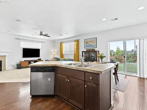 348 N 34th Court Ridgefield WA 98642