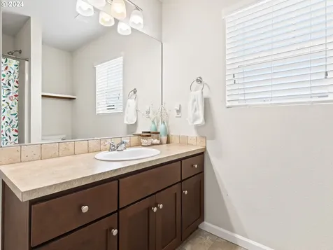 348 N 34th Court Ridgefield WA 98642