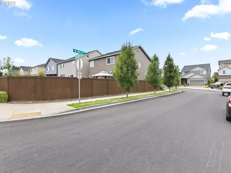 348 N 34th Court Ridgefield WA 98642