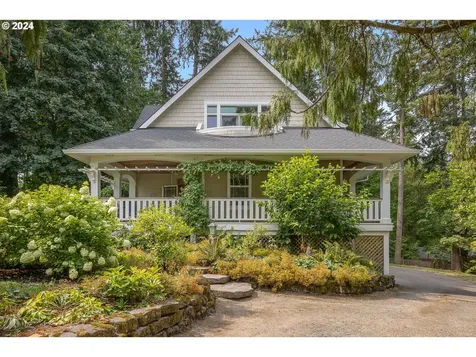 8437 Sw 42nd Avenue Portland OR 97219