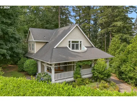 8437 Sw 42nd Avenue Portland OR 97219