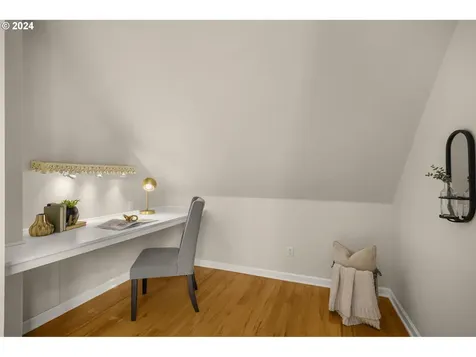 8437 Sw 42nd Avenue Portland OR 97219