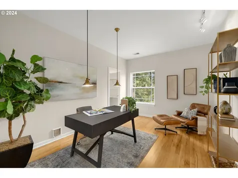 8437 Sw 42nd Avenue Portland OR 97219