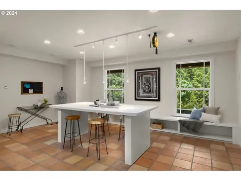 8437 Sw 42nd Avenue Portland OR 97219
