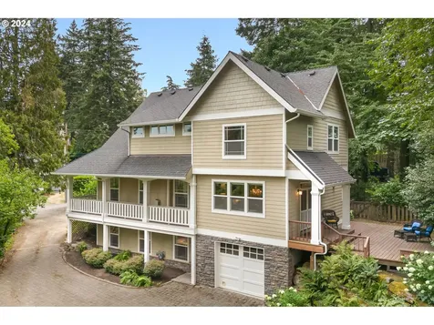 8437 Sw 42nd Avenue Portland OR 97219