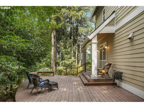 8437 Sw 42nd Avenue Portland OR 97219