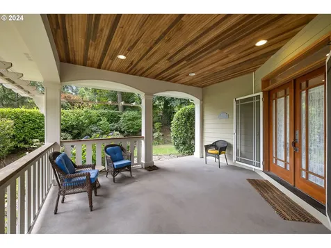 8437 Sw 42nd Avenue Portland OR 97219