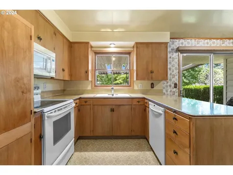 327 Ne 105th Avenue Portland OR 97220