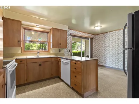 327 Ne 105th Avenue Portland OR 97220