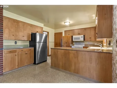 327 Ne 105th Avenue Portland OR 97220