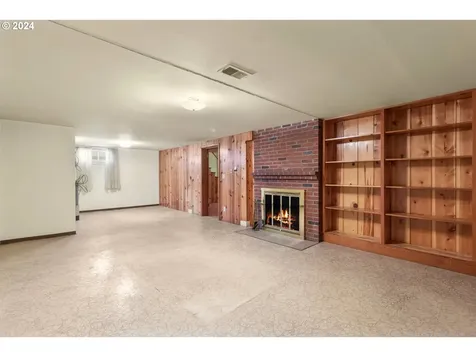 327 Ne 105th Avenue Portland OR 97220