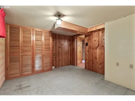 327 Ne 105th Avenue Portland OR 97220