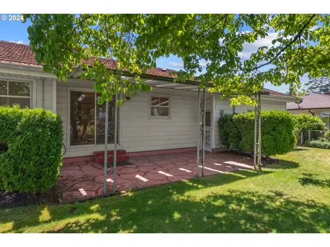 327 Ne 105th Avenue Portland OR 97220