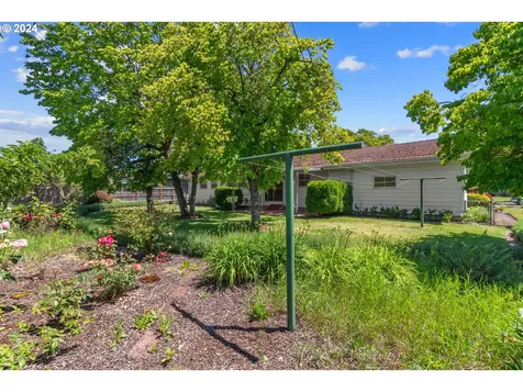 327 Ne 105th Avenue Portland OR 97220