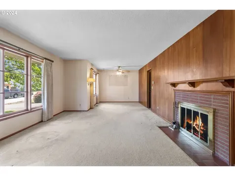 327 Ne 105th Avenue Portland OR 97220