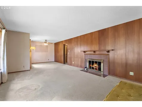 327 Ne 105th Avenue Portland OR 97220