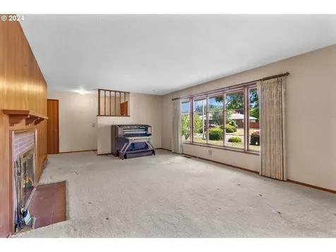 327 Ne 105th Avenue Portland OR 97220