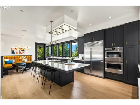 17575 Crestline Drive Lake Oswego OR 97034