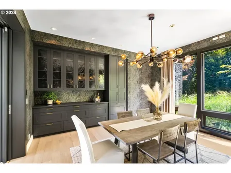 17575 Crestline Drive Lake Oswego OR 97034