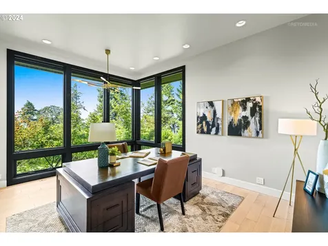 17575 Crestline Drive Lake Oswego OR 97034