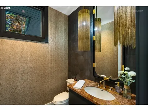 17575 Crestline Drive Lake Oswego OR 97034