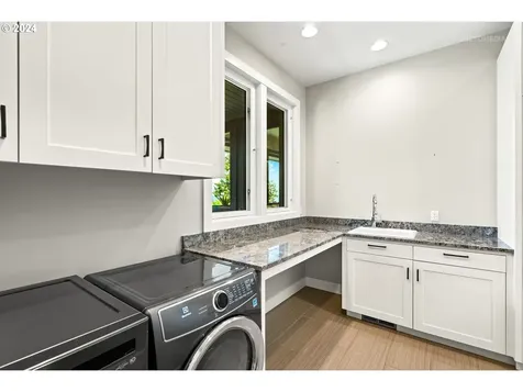 17575 Crestline Drive Lake Oswego OR 97034