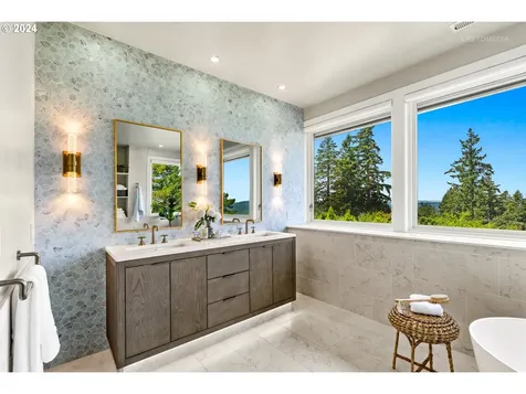 17575 Crestline Drive Lake Oswego OR 97034