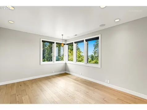 17575 Crestline Drive Lake Oswego OR 97034